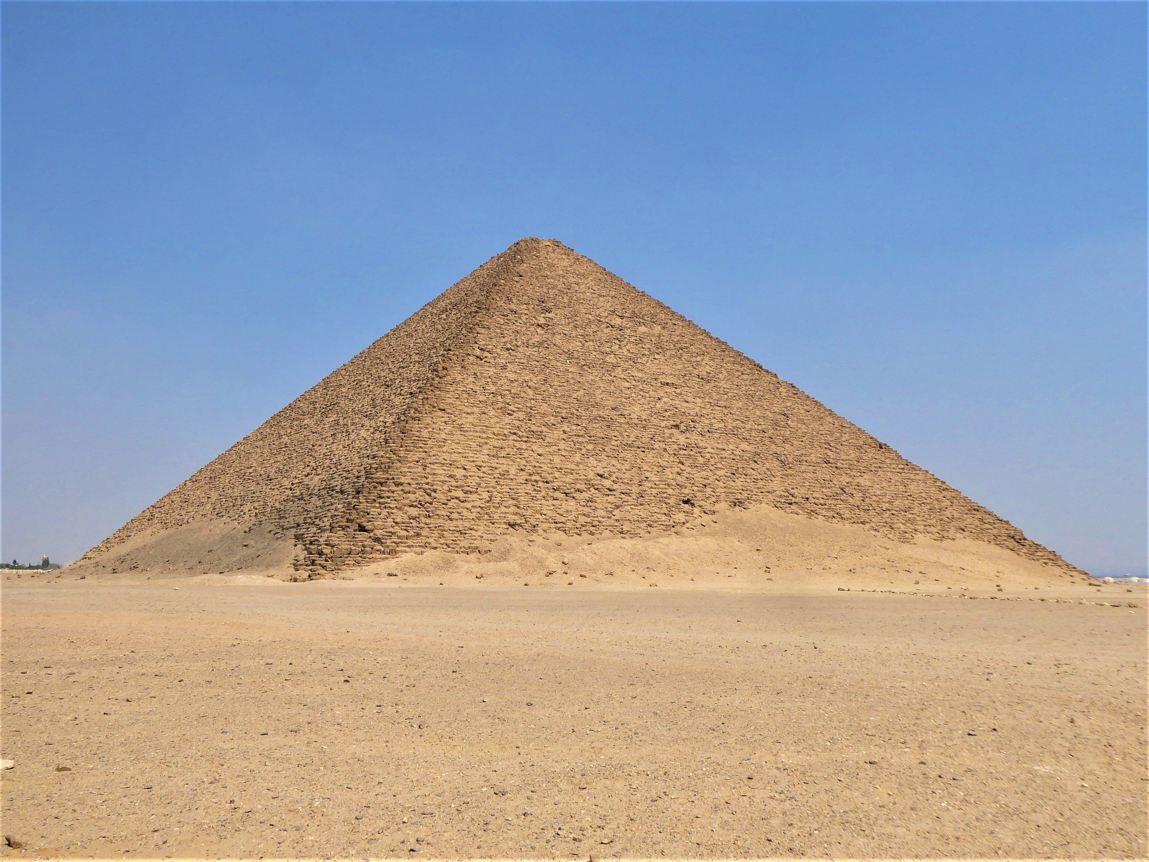 Full-Day Private Tour: Giza Pyramids, Sakkara, Dahshur and Memphis