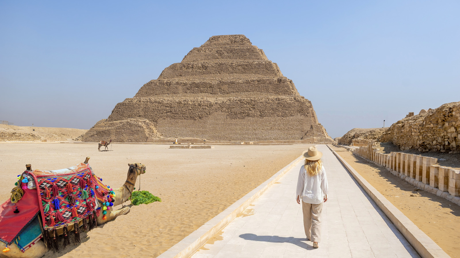 Full-Day Private Tour: Giza Pyramids, Sakkara, Dahshur and Memphis