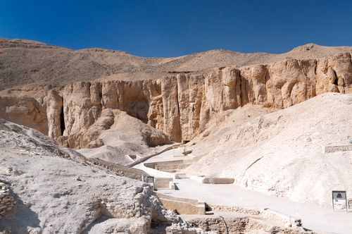 Explore the Valley of the Kings, Hatshepsut Temple & Colossi of Memnon
